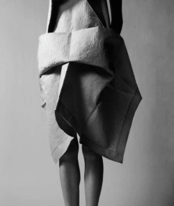 relativea-absoluter:  Issey Miyake. 