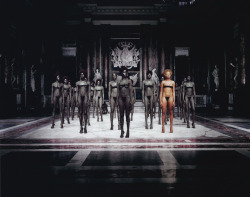 VB48 725DR performance by Vanessa Beecroft; palazzo Ducale, Genova