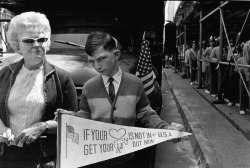 Pro-Vietnam Demonstration, NY, 1968 photo by Mary Ellen Mark