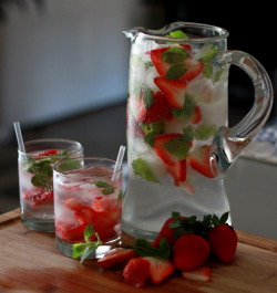oh my goooood, strawberry mohito COME TO ME