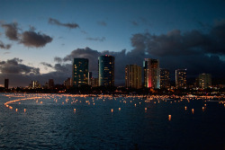 at-full-speed:  fuckyeahstreetlights:  honolulu skyline from