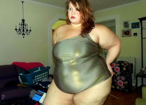 Sexy Amanda/Foxy Roxxie 53-52-64 46D 5'4" 400 lbs. 182 kg BMI 68.7  	 /- 