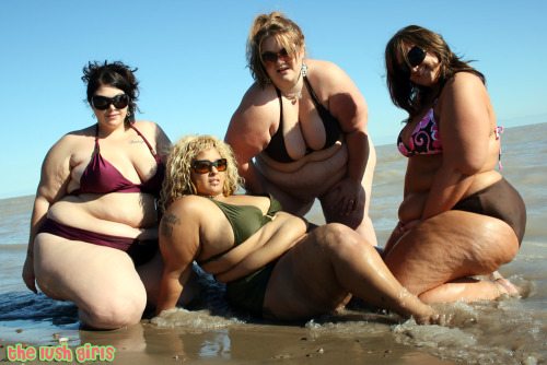 supathickmami:  The Lush Girls, Me on the far left ;-) 