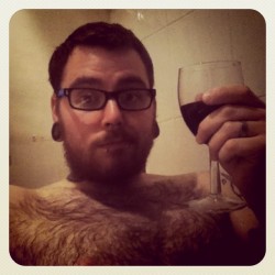 otter-monkey:  gaymish:  Also…I’m drinking #RedWine in the