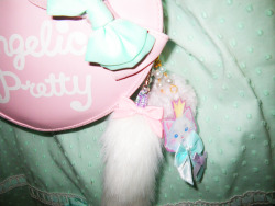 unicorns & glitter.♥