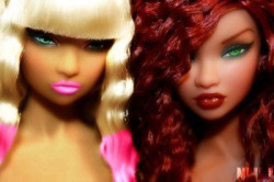 ayosantos:  Nicki Minaj and Rihanna Barbie?!! Whaaa?! 