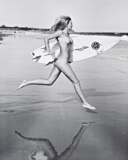 melisaki:  Sonya, Poles, Montauk, NY photo by Michael Dweck,