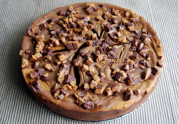 nomnomism:  Chocolate Peanut Butter Cheesecake 