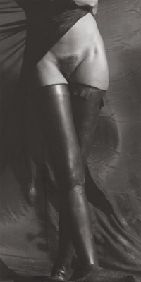frenchtwist:   Neith - Detail 1 by Herb Ritts, 1985 