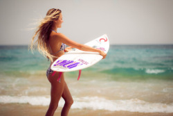 I miss skimboarding!  I had an airbrushed Zap carbon comp board.  She was my best friend back East. 