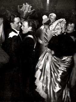 regardintemporel:  Brassaï - Le Bal Des Invertis au “Magic