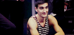HolyCrap!His arms. His smile. His eyes. THE FRINGE ;o