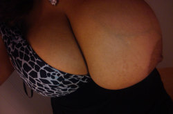 bigtittylover1:  Collegechristina huge tit popping out. I’m