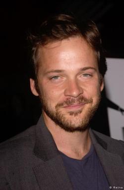 silverwig:  Peter Sarsgaard has these sleepy, sexy eyes. Wow.