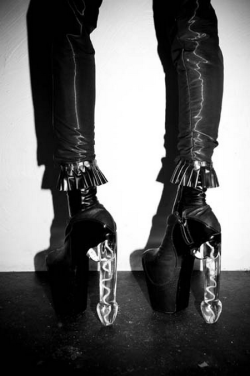 theblackmarilyn:  This takes the cake!!! Lady Gaga’s penis boots
