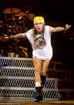 ledzep-gnr-and-more:  gabibisavvy:  “i can fly”  Axl is thinking: