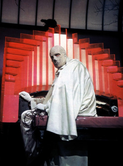 finestrasulcortile:  Vincent Price in The Abominable Dr. Phibes