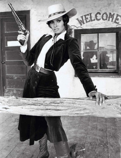 finestrasulcortile:  Raquel Welch in Bandolero [1967] 