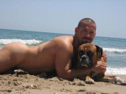 thelockerroom:  I <3 Boxers Man’s best friend is his