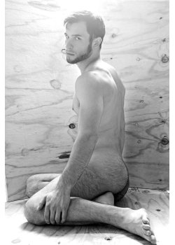 Waiting in his box.  [ #gayporn #gay #porn #hairy ]