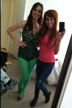 @megturney are on our way to @AnimeExpo !!! Poison Ivy &