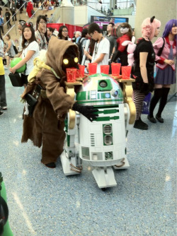 Steampunk party tray R2-D2?