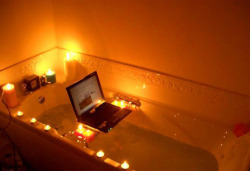 jakkisaur:  ]\            franisfine:  romantic bath with my significant other