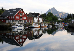 scandinavia-mania:  Kabelvåg village, Lofoten / Norway (par