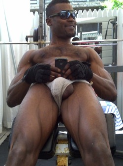 poppasplayground:  #ThickDICKThursdays ThrowBLACK @GuysWithiPhones from @BubblePOPPA Buffing Up @BelvedereMEN #tbt  