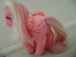 twiceasfancy:  milftank:  My new favorite pony, Locket ♡ 