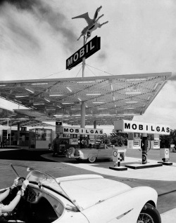 Mobil Gas Station photo by Julius Shulman, 1956 via: eat tarantula