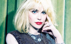 HAPPY BIRTHDAY COURTNEY LOVE <3