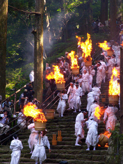 somewhereintheworldtoday:  Japanese fire festivals like Otebi