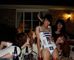 starwarsgonewild:  R2-D2 Swimsuit Openbar Par Arielle Nguyen