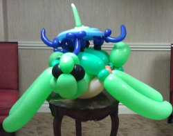 surrealthemuse:  This is a balloon sculpture thing of the Discworld.