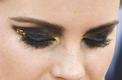 theharryp0ttergeneration:  Emma’s eye make up at the New York