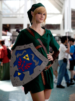justinrampage:   Two Link costumes done right at this years Anime