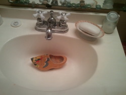 joshpeckofficial:  stayathomehector:  I think my sink is clogged