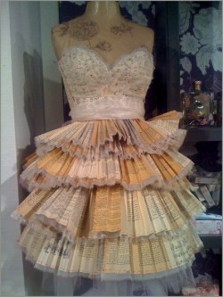 simplyshanice:  A DRESS MADE FROM HARRY POTTER BOOKS.   