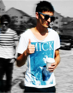 A quick edit of Tomtom :’)This is what I do at 5:558am