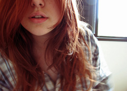 Pretty lips, pretty hair.