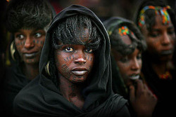 afrogoth:  Wodaabe woman with facial tattoos.