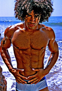 thebadboyzclub:  That Sideshow Bob look is sexy as fuck on him