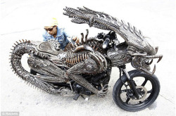 melchezedek:  An Alien bike, built by Roo Roongrojna Sangwongprisarn