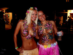 paintedgirls:  Fantasy Fest body paint 