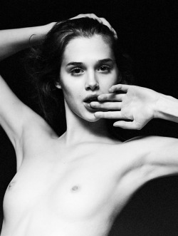 veryspecialporn:  Anaïs Pouliot, by Matteo Montanari 