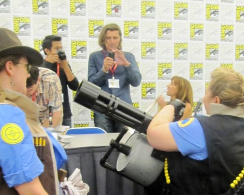 anyoneofyou:  leetleblumedic:  doktorgirlfriend:  relevantinterests:  So I met the Medic… Well, Robin Atkin Downes, who voices the Medic, at SDCC 2011. This was all after the Resistance 3 panel (looks fucking awesome, hope everyone goes out and get