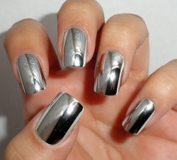 nailpornography:  love the metallic nails like this!! 