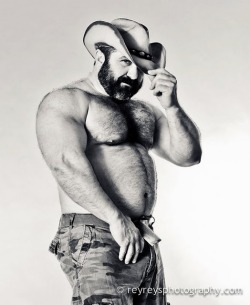 From the always amazing Mature & Bear Men Hideaway