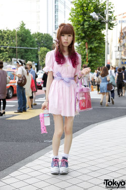 tokyo-fashion:  Japanese girl in pink who said that her favorite